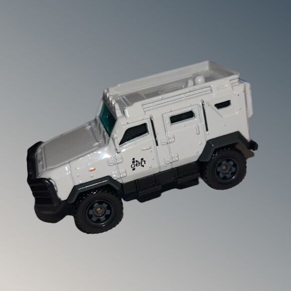 2 Matchbox Jurassic World Vehicles Textron Tiger & Armor Truck Diecast Cars - Picture 4 of 8